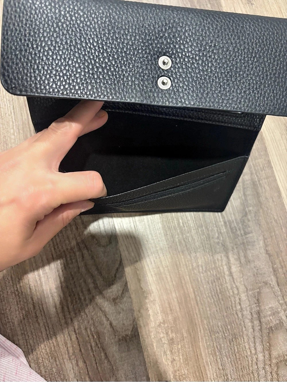 Black Wallet - Picture 8 of 9